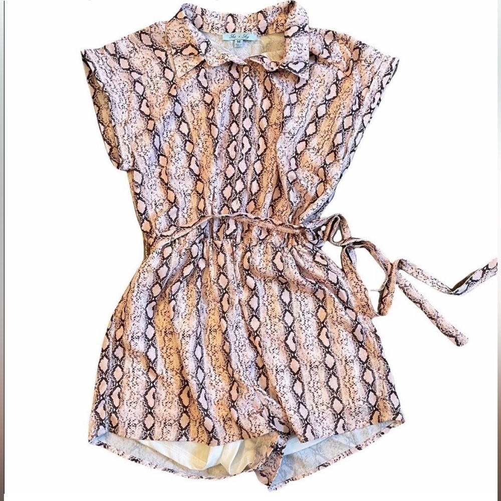 She and Sky Pink Snakeskin Romper, Elastic Waist, Size S (Missing Tie Belt)